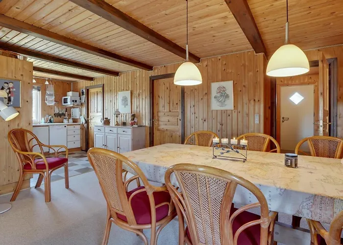 Edna - 800m From The Sea By Interhome *